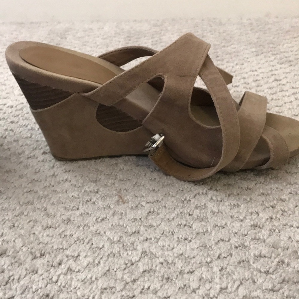 Nude Wedges - Picture 4 of 4